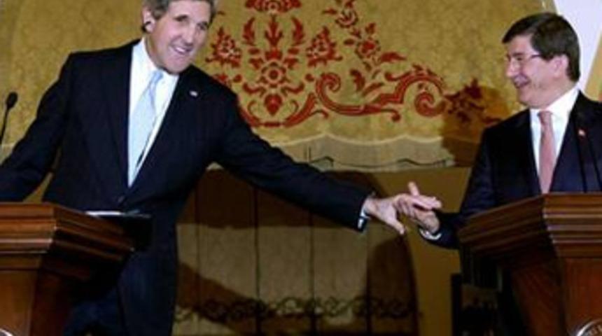 Başbakanlık &ouml;n&uuml;nde protesto