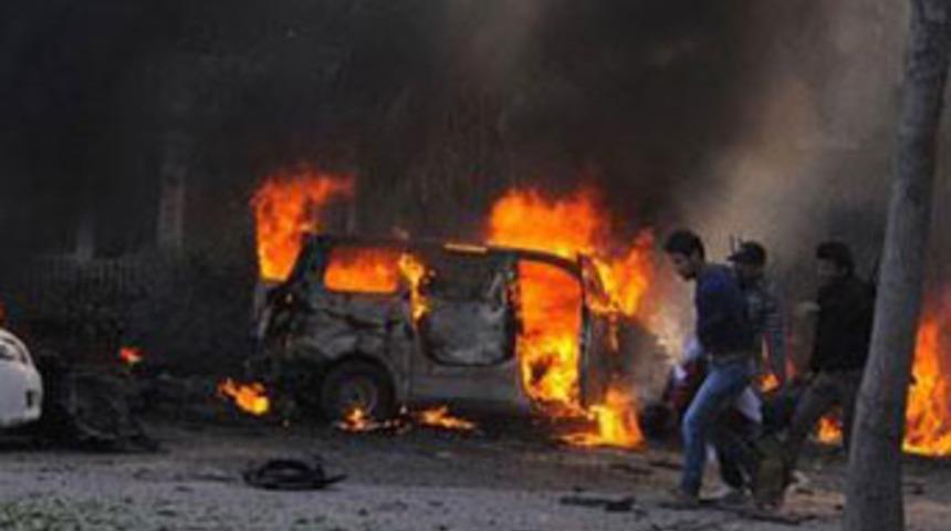 17 araç içindeki insanlarla birlikte yandı