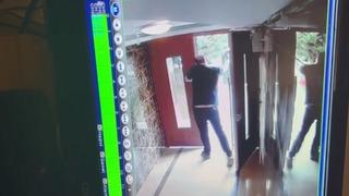 Halüsinasyon görünce kendi kendine çatıştı! Korku dolu anlar kamerada