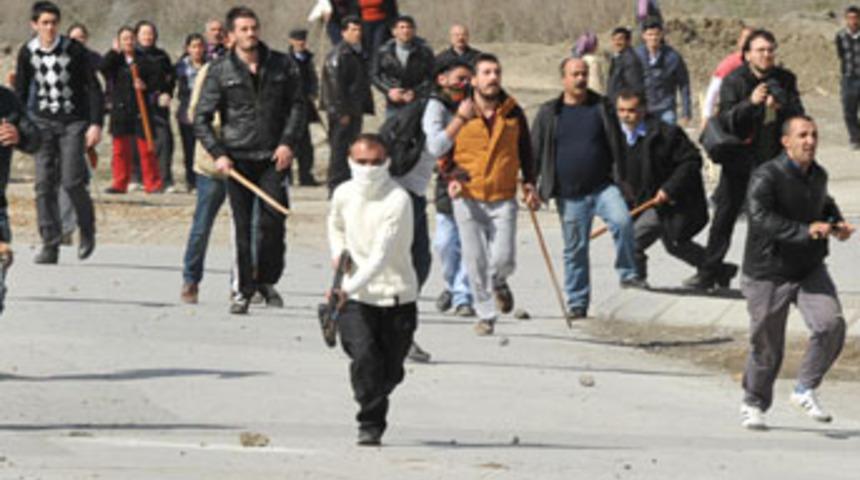 Polis, Dikmen saldırganlarını arıyor