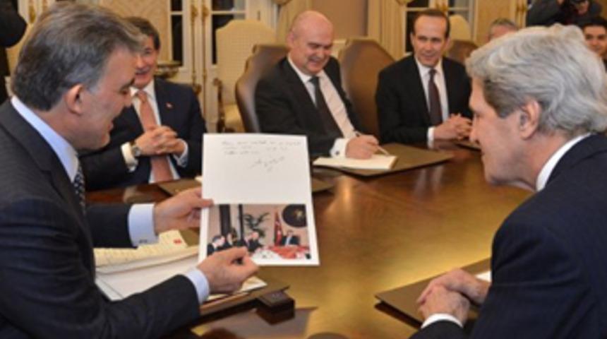 G&uuml;l'den, Kerry'ye s&uuml;rpriz hediye