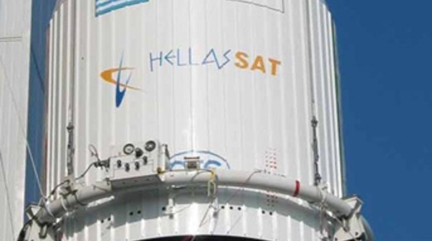 Yunanistan uydusunu sattı