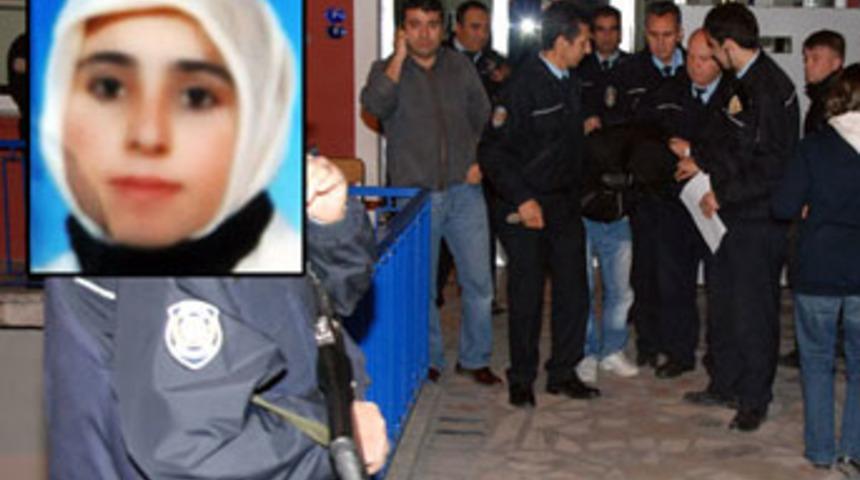 Kızının gözü önünde eşini boğdu