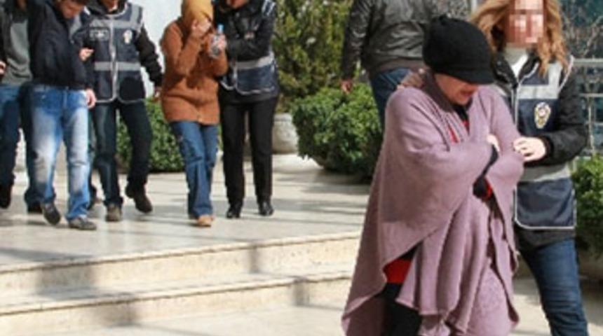 Fuhuş için televizyonları kullanmışlar!