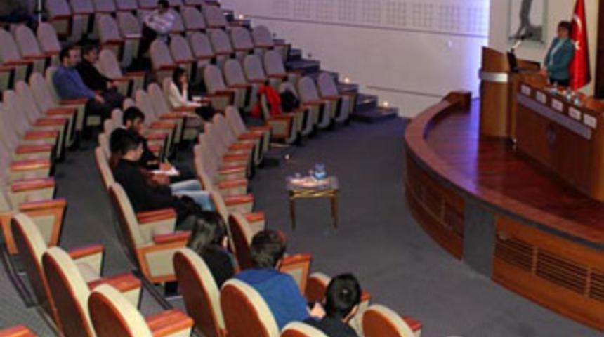 Konferansta dinleyici şoku!