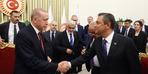 Cumhurbaşkanı Erdoğan, Özgür Özel ile 23 Nisan resepsiyonunda bir araya geldi