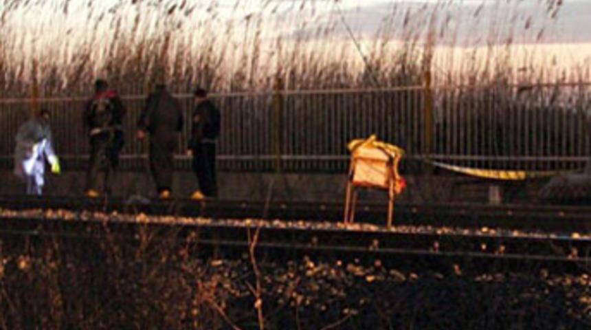 Dalgınlıkla trenin altında kaldı