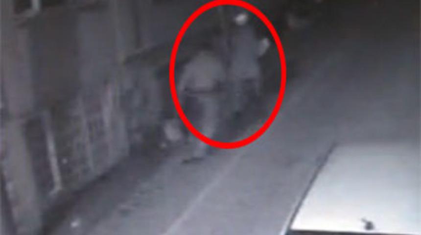 Sokakta cinsel taciz kamerada