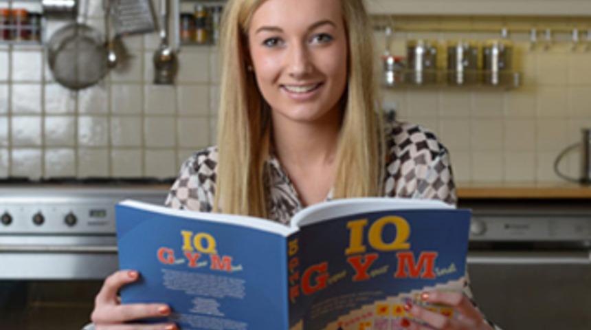 Stephen Hawking ve Einstein'dan daha zeki!