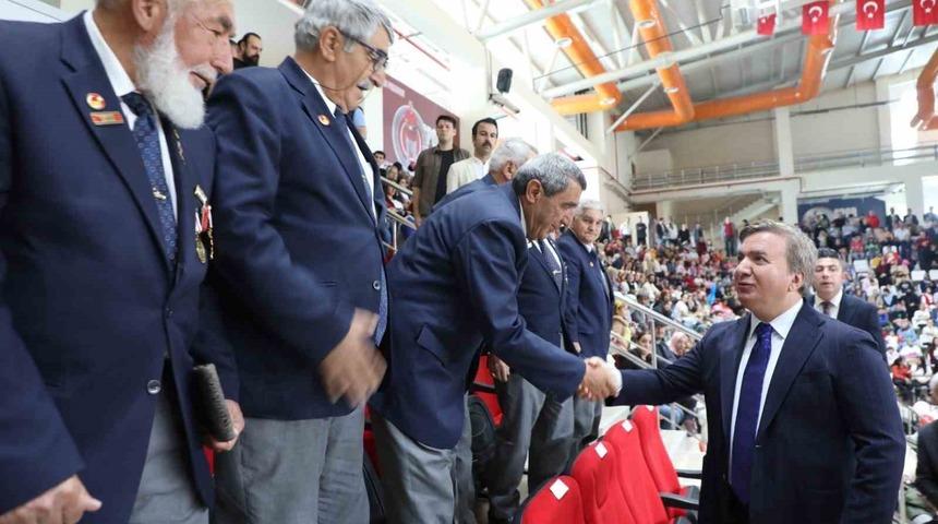 Gaziler protokole, protokol arkaya oturdu