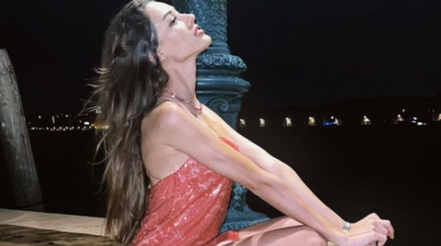 Bomba aşk iddiası! Dilan Çiçek Deniz ünlü yönetmenin oğluyla... 