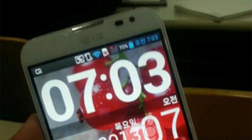 LG, bu &uuml;r&uuml;nle rakip olacak