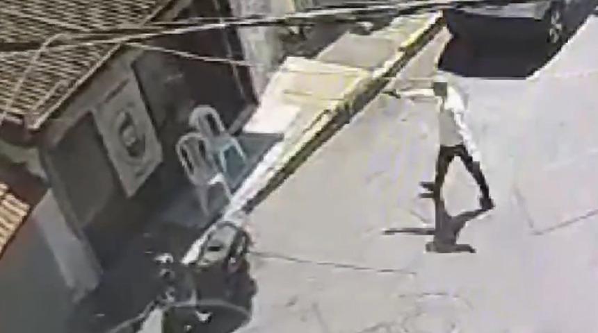 '100 lira için vurulacaktık' Beyoğlu'nda tıraş ücreti kavga çıkardı... Gidip silahla geri geldi! Kurşun yağdırdı