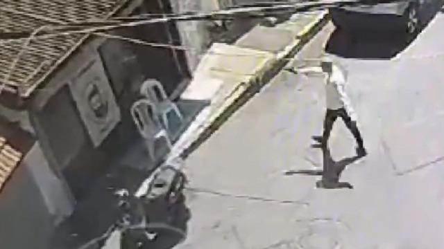 '100 lira için vurulacaktık' Beyoğlu'nda tıraş ücreti kavga çıkardı... Gidip silahla geri geldi! Kurşun yağdırdı