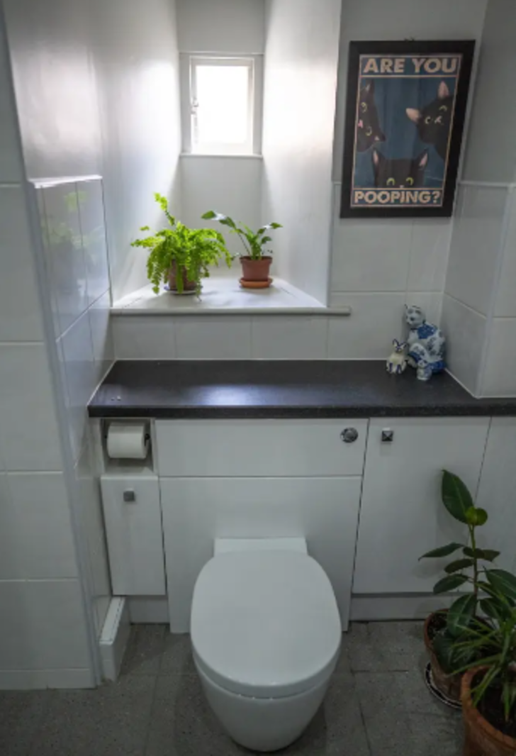 700 yıllık evlerinin banyosunu temizlerken öyle bir şey buldular ki... "Gördüğümde bir şeye benzetemedim" G4