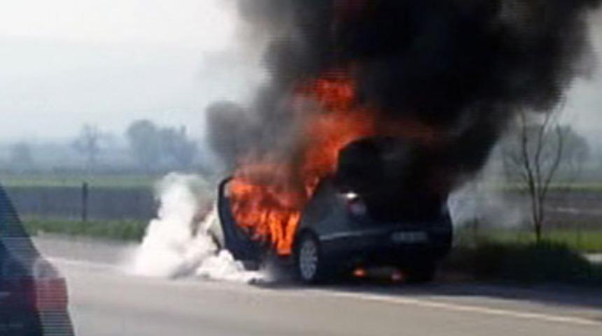 Otobanda alev alev yandı