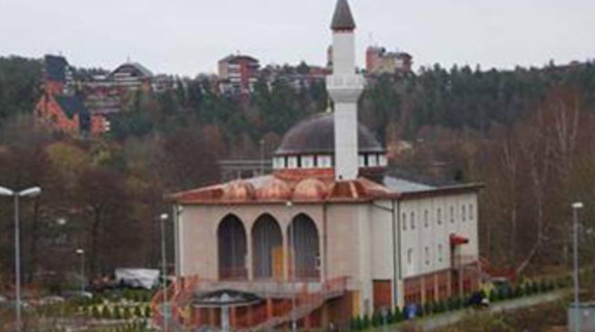 İsve&ccedil;'ten tarihi 'ezan' kararı