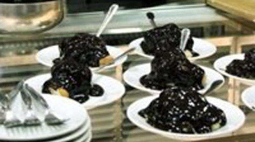 İnci Pastanesi yeniden açıldı