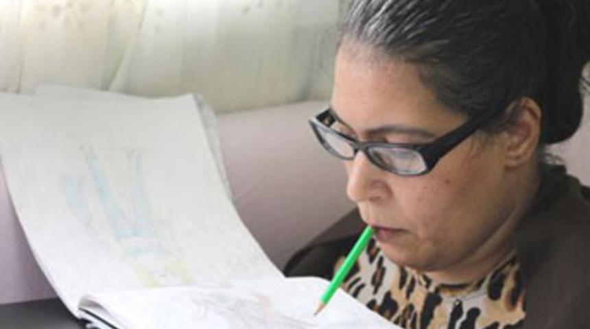 Hayallerini ağzıyla &ccedil;iziyor