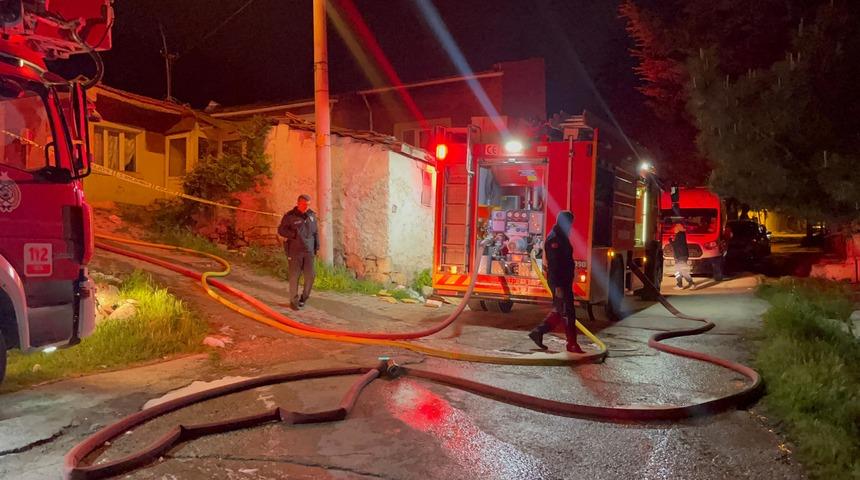 Eskişehir'de tek katlı bir evde çıkan yangın söndürüldü