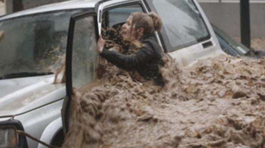 Komşuda sel felaketi