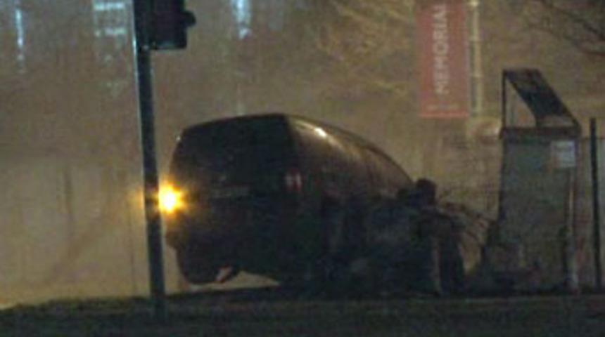 Kaza yapan araç doğalgaz hattını patlattı