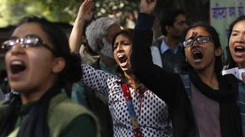 Hindistan'da yine toplu tecavüz