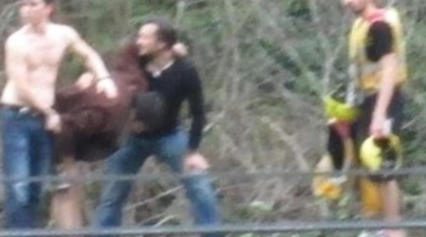 Rafting yapan &uuml;niversitelilerin botu devrildi