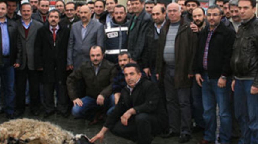 Polislerden 'nazar değmesin' kurbanı