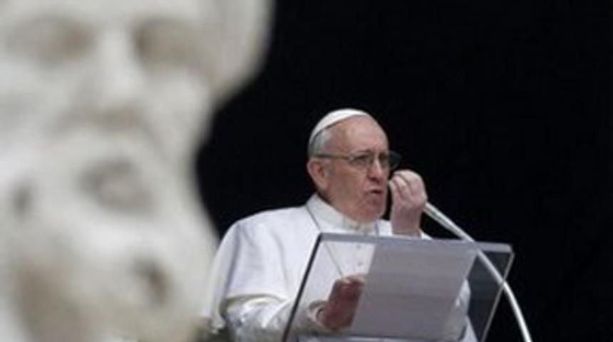 Papa Francis'ten ilk Angelus duası