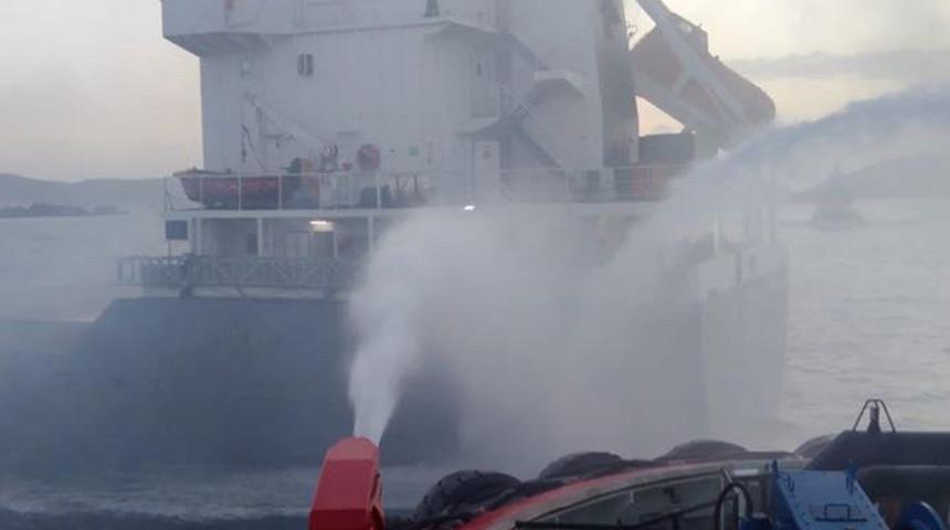 Çanakkale Boğazı'nda gemide yangın! Trafik askıya alındı: Çanakkale Valiliği'nden açıklama