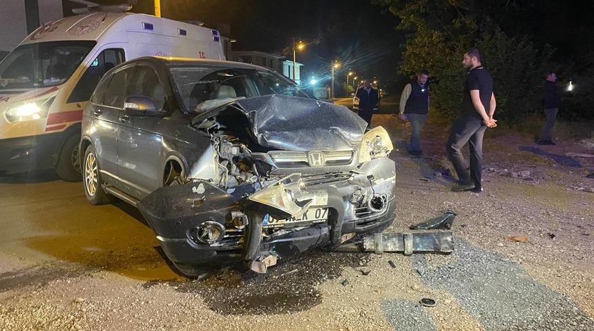 Düzce'de otomobil ve cipin çarpıştığı kazada 4 kişi yaralandı