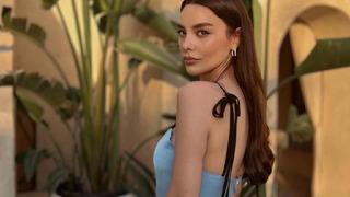 Hazal Filiz Küçükköse iddialı pozuyla sosyal medyayı salladı! Yazdığı not dikkat çekti