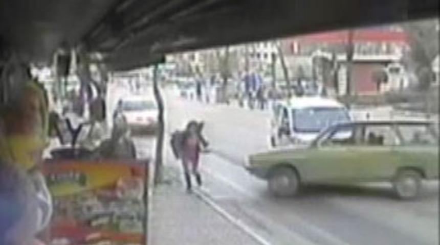 Ölümden saniyelerle kurtuldu