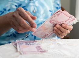 Milyonlarca emekliyi ilgilendiriyor! Bayram ikramiyelerine zam talebi! Meclis'te kanun teklifi verildi... 'En az asgari ücret tutarında...'