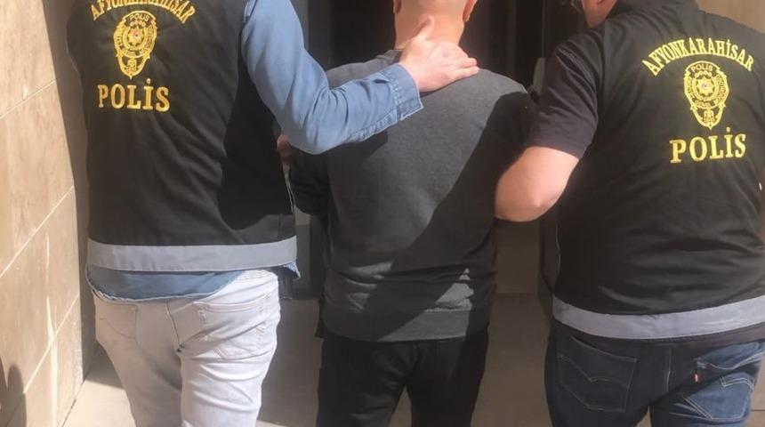 Afyonkarahisar'da 3 kişinin silahla yaralandığı kavgayla ilgili yakalanan zanlı tutuklandı