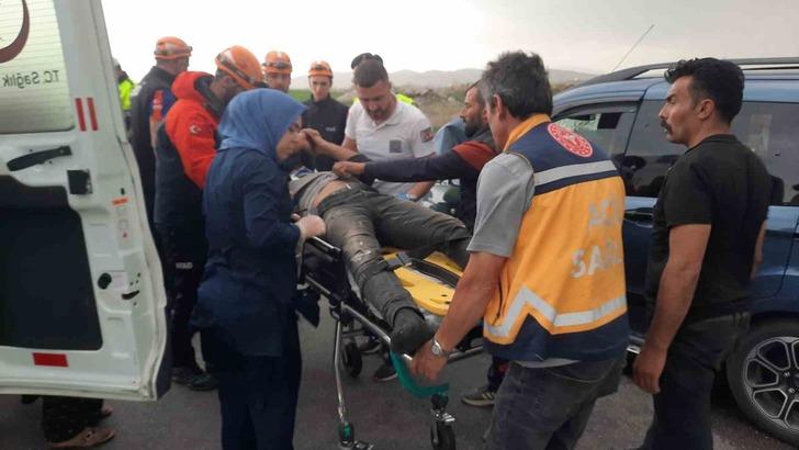 İki ticari aracın karıştığı trafik kazasında 10 kişi yaralandı G5