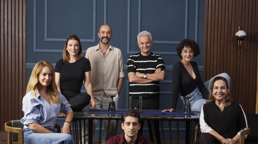 Güçlü oyuncu kadrosuyla dikkat çeken 'Takan Takana' filmi sete çıktı! Hayranlarının meraklı bekleyişi başladı