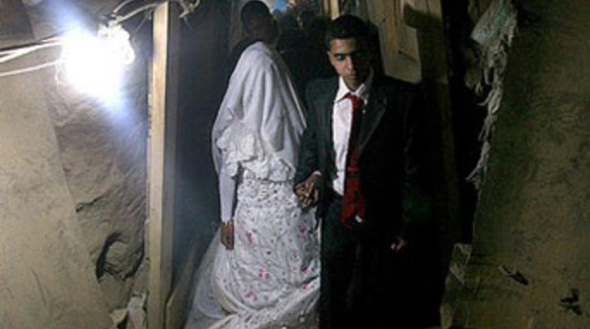 Gazze t&uuml;nellerinden 'gelin' ge&ccedil;ti