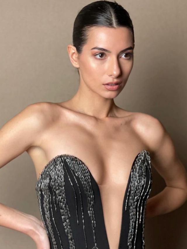 Miss Turkey Güzeli Buse İskenderoğlu üstsüz poz verdi! Eliyle kapadı, sosyal medya yıkıldı 640xauto