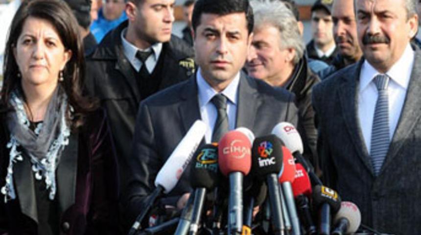 Öcalan'a doğum günü sürprizi