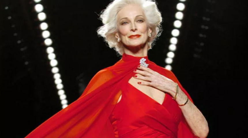 D&uuml;nyanın en yaşlı s&uuml;per modeli: Yaşını duyan inanamıyor! G&uuml;zelliğiyle g&ouml;z kamaştrıyor