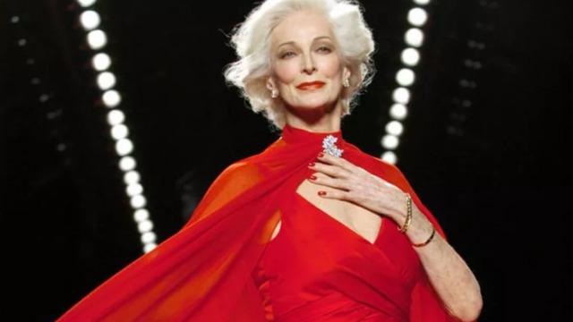 Dünyanın en yaşlı süper modeli: Yaşını duyan inanamıyor! Güzelliğiyle göz kamaştrıyor