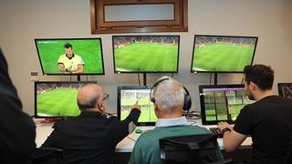 Fenerbahçe-Beşiktaş derbisinde görev yapacak yabancı VAR hakemi belli oldu!