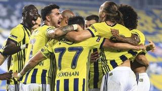 Daha önce Fenerbahçe'de de forma giyen Papiss Cisse artık 400 TL için futbol oynuyor