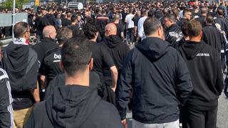 Beşiktaş taraftarı Kadıköy'e ulaştı!