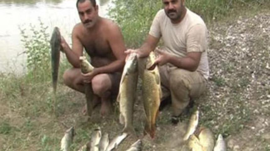 Elle balık avlarken öldü