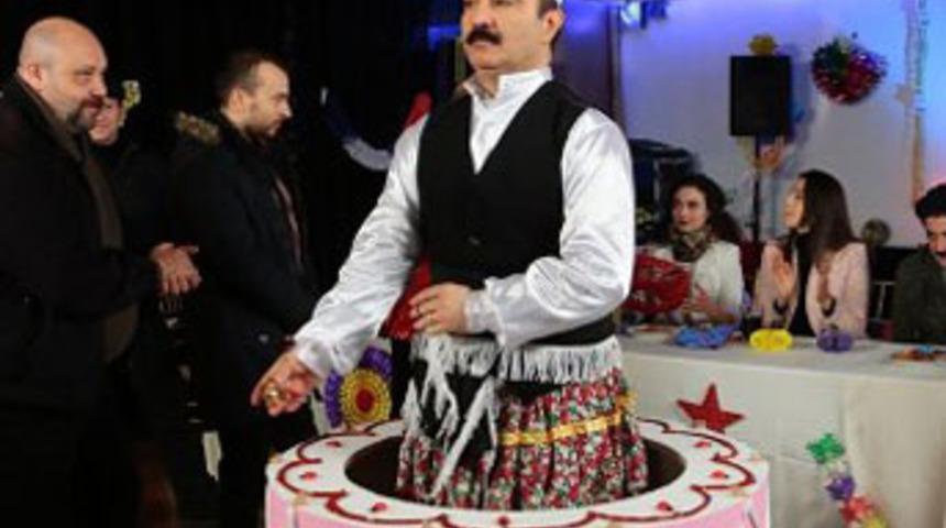 Leyla ile Mecnun&rsquo;un doğum g&uuml;n&uuml; krizi!