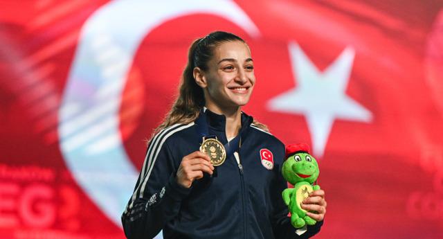 Buse Naz Çakıroğlu, üst üste üçüncü kez Avrupa şampiyonu oldu!