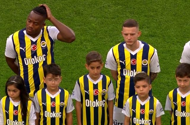 Fenerbahçe taraftarından maç başında tepki çeken hamle!